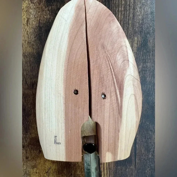 Rochester Shoe Tree Co. | pair of shoe trees - Picture 6 of 10